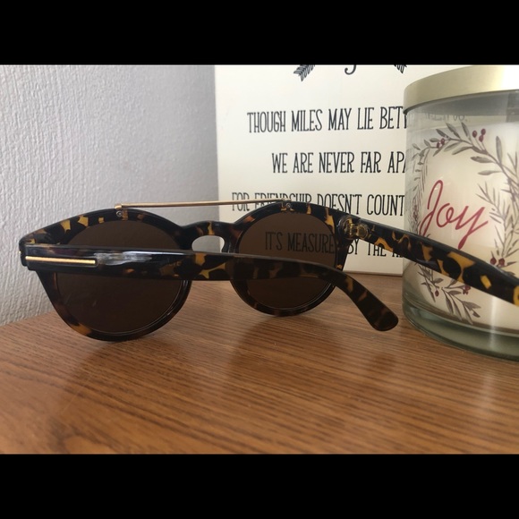 Brown and gold animal print cat eye sunglasses - Picture 3 of 4